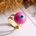Detail von Emaille-Ring mit rosa Teufelsauge, verstellbarem Band und Vergoldung - Einstellbar Offen / Rosa (13413)