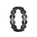 Macro-opname van zwarte titanium stalen ring met opengewerkt traditioneel muntmotief - US 6 / Zwart