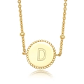 Detail van de gouden S925 zilveren ketting met een ronde hanger en de letter D - 925 zilver / Letter D