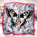 Carré de soie 70x70cm motif papillon violet clair avec bordure rose vif - Imprimé papillon lilas avec bordure rose (FJ695-2)