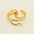 Primer plano detallado de un anillo de serpiente dorado con textura de superficie punteada - Abierto Ajustable / Dorado