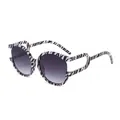Occhiali da sole rotondi alla moda con montatura zebrata e lenti viola sfumate - C3 Zebra