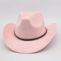Dettaglio del cappello da cowboy rosa in finta pelle scamosciata con fascia di strass - Rosa (Fascia Intrecciata Nera)