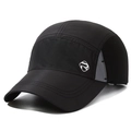 Berretto sportivo nero ad asciugatura rapida con inserti in mesh grigio traspirante e logo - Nero