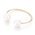 Brazalete abierto bañado en oro de 18k con dos grandes perlas blancas elegantes - Perla de 16mm / Dorado