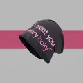 Zwarte gebreide muts met roze 'I meet you very lucky' borduursel voor dames - M (56-58cm) / Grijs