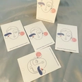 Weiße Ohrring-Displaykarten mit minimalistischer Linienkunst und Loch zum Aufhängen - Modell 04 Glatzköpfige Frau