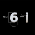 Ciondolo numero 6 in conchiglia naturale bianca 10mm con foro per creazione gioielli - Numero 6