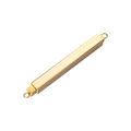 Colgante de barra dorada de acero inoxidable con anillos de unión dobles en fondo blanco - Oro de 18K
