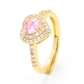 Goldring mit rosa Herz-Zirkonia umgeben von klaren Kristallen auf weißem Hintergrund - Gold - Rosa Zirkonia