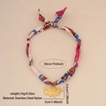 Collana con pendente a margherita e foulard in seta rossa e blu in acciaio dorato - Stile Margherita (1#)