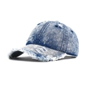 Hellblaue gewaschene Denim-Baseballkappe mit Vintage-Fransen und abgenutzten Details - Gewaschenes Blau