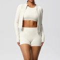 Ensemble de yoga 3 pièces avec short ivoire et détails de la veste zippée de sport - Ivoire Clair