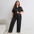 Damen Schlafanzug-Set aus Kunstseide in Schwarz mit weißer Paspelierung, Shirt und Hose - 1XL / Schwarz