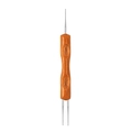 Detailweergave van 0,5 mm dreadlock haaknaald met een duurzaam bamboe handvat - 0,5mm Enkele + Dubbele Haak