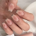 Unghie finte corte quadrate con sfumatura blush e bordi francesi argentati chic - Stile Sfumato Rosa Nude Blush Bordo Argento (JP4104)
