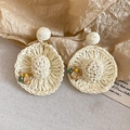 Elegant raffia woven sun hat earrings with floral detail for a bohemian summer look - Silver Pin Straw Hat Style / Off White