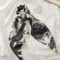 Elastico per capelli in raso con motivo paisley blu e nastro lungo per coda di cavallo - Paisley Blu Notte