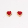 Macro detail of red heart-shaped zircon pendants with gold-plated copper inlay - 15*16mm / Red