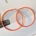 Boucles d'oreilles créoles orange vif à revêtement mat au design minimaliste - Peinture Caoutchouc Orange