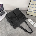 Minimalistische schwarze Canvas-Tragetasche mit großen doppelten Fronttaschen für Reisen - Schwarz