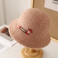 Cappello a secchiello in peluche beige con ricamo a cuore su supporto in legno - M (56-58cm) / 5086 Cachi con Toppa Mela