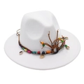 Détail de chapeau fedora blanc à large bord avec bande perlée et breloques coquillages - M(56-58cm) / Blanc