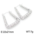 Pendientes de aro triangulares de plata con brillantes cristales y medida 22x21mm - Estilo de diamantes de imitación geométricos color acero en forma de U (KE113776-KFC)