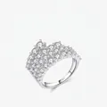 Luxuriöser S925 Sterlingsilber Ring mit mehrreihigen Zirkonia Steinen für Damen auf weißem Grund - US Größe 5