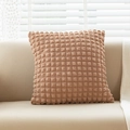 Minimalistisches warmbraunes Kissen mit Waffelstruktur für Sofas im modernen Cream-Stil - 45x45cm / Ägyptisches Grau
