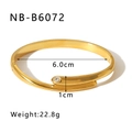 Detaillierte Größenangaben für einen goldenen Zirkon-Armreif mit 6,0 cm Innendurchmesser - Minimalistischer Vergoldeter Unregelmäßiger Offener Stil Mit Einzelnem Zirkon (NB-B6072) / 18K Gold