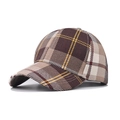 Classic houndstooth baseball cap with thick plaid fabric in brown and khaki tones - Coffee
