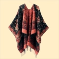 Poncho in maglia vintage con motivo paisley e frange in nero rosso e arancio - Classico Paisley Con Nappine