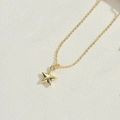Collier vintage français avec pendentif délicat en forme d'étoile pentagramme dorée - Pentagramme / Doré