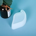 Stampo in silicone a forma di foglia per artigianato fai da te su sfondo azzurro - Stampo a Conchiglia per Vaso di Succulente