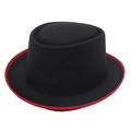 Cappello pork pie classico in feltro nero con bordo rosso e design a corona piatta - Cappello Fedora Semplice