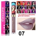 Detailansicht von wasserfestem Glitzer Lipgloss 07 mit Packung und Lippeneffekt - Farbe 07-Rauchrosa Schimmer