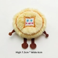 Colgante de peluche de tostada animada, dimensiones: altura 7,5cm y ancho 6cm - Estilo DIY (Apertura trasera) / Moneda de Cobre Amarilla