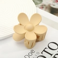 Minimalist matte yellow flower hair claw clip for elegant Korean style hair styling accessories - 7.2*7.2*4.1 / Yellow