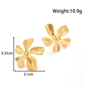 Orecchini a fiore in acciaio al titanio dorato con petali testurizzati e larghezza 3,3 cm - Stile Floreale / Oro