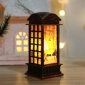 Prachtige vintage kerstlantaarn met warm led-licht en rendier-bossene decoratie. - Brons Eland