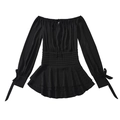 Detailansicht des schulterfreien schwarzen Kleides mit Taillensmok und Volantsaum - XS / Schwarz