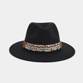 Detalle de sombrero fedora negro de lana con banda trenzada, estrella de mar y concha - M (56-58cm) / Estilo de Tejido de Estrella de Mar y Concha de Plata