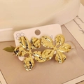 Polierte goldene Blumen-Ohrstecker aus Edelstahl mit strukturierter Blütenform - Gold Gehämmerte Blume (24)