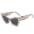 Chic oversized cat-eye sunglasses with marble pattern frames and dark lenses - Zebra Frame Black Gray