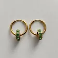 Elegante Creolen aus 18K vergoldetem Edelstahl mit grünen Peridot-Geburtsstein-Anhängern - August Peridotgrün