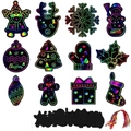 Kit de grattage de Noël arc-en-ciel avec 12 ornements noirs, rubans colorés et stylets en bois - Style 5
