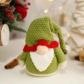 Gnome de Noël tricoté à la main en vert avec barbe blanche et clochette festive - Bonnet Vert Herbe Tombant