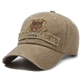 Gorra de béisbol caqui lavada con parche de leopardo bordado y acabado envejecido - Ajustable / Caqui