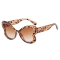 Chic butterfly sunglasses with tortoiseshell frames and brown gradient lenses - Tea Tortoiseshell Butterfly